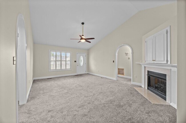 Building Photo - Highly desirable St Andrews subdiv. 3 bed,...
