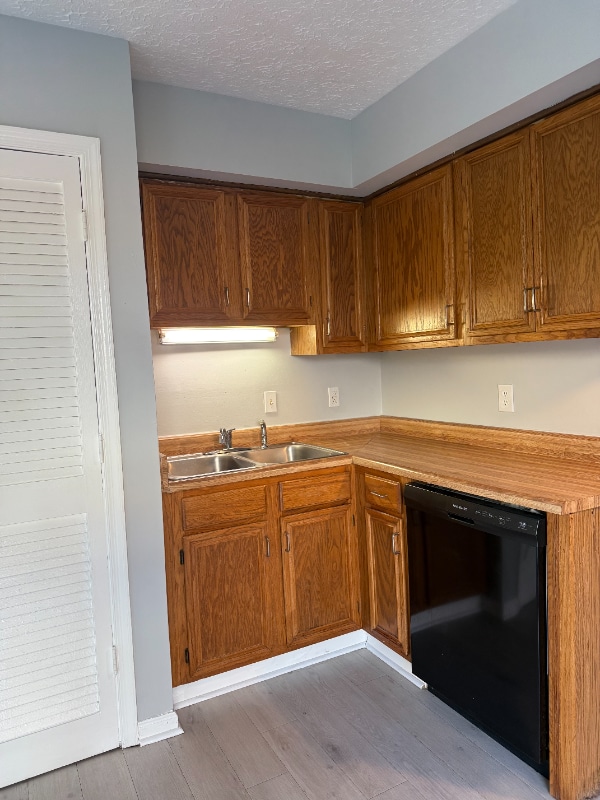 Foto del edificio - 15 Ferguson Dr