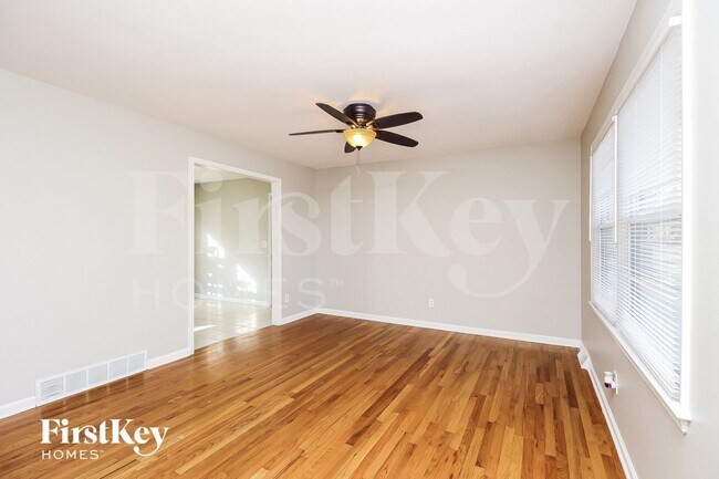 Foto del edificio - 7310 Flint Dr