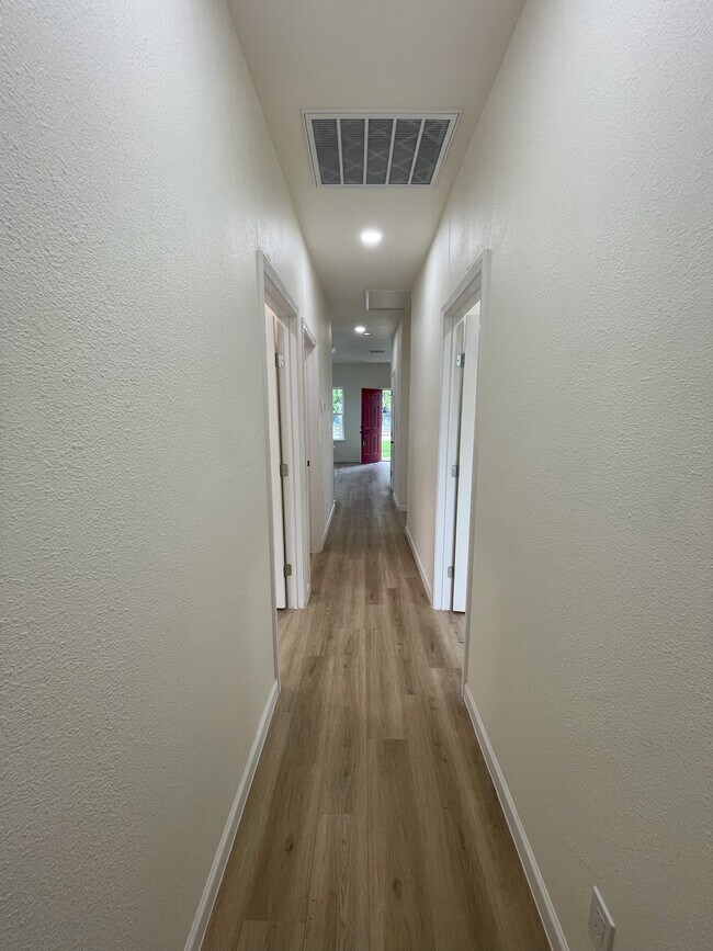 Photo - 610 Pecan Valley Dr House