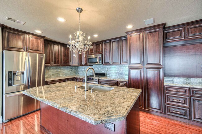 Building Photo - Elegant 3-Bed Home in Quiet Folsom Neighbo...