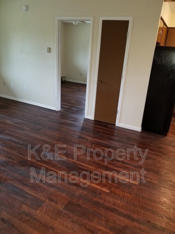 Building Photo - 3631 Delphos Ave