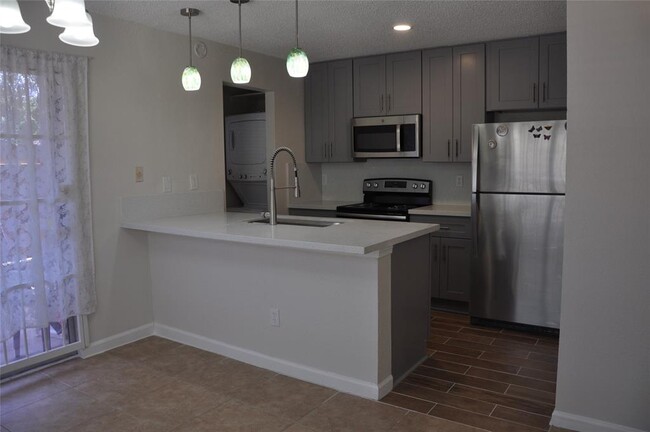 Kitchen - 3100 Jeanetta St