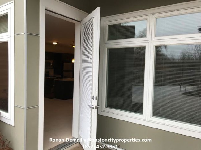 Building Photo - 2 bedroom in Cambridge MA 02140