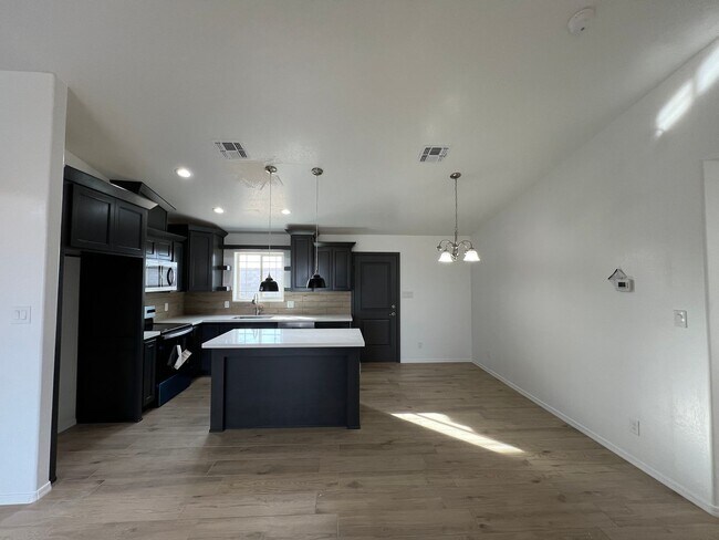 Foto del edificio - BRAND NEW 3 BEDROOM HOME!