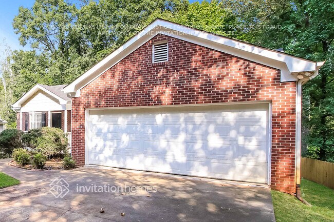 Building Photo - 270 Princeton Way