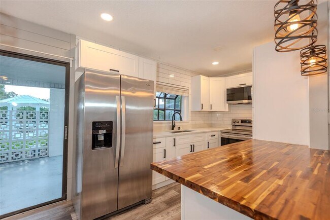 Foto del edificio - 6440 Greylynne St