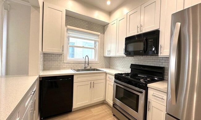 Building Photo - 424 N Spaulding Ave