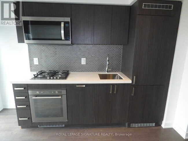 Building Photo - 501 St Clair Ave W