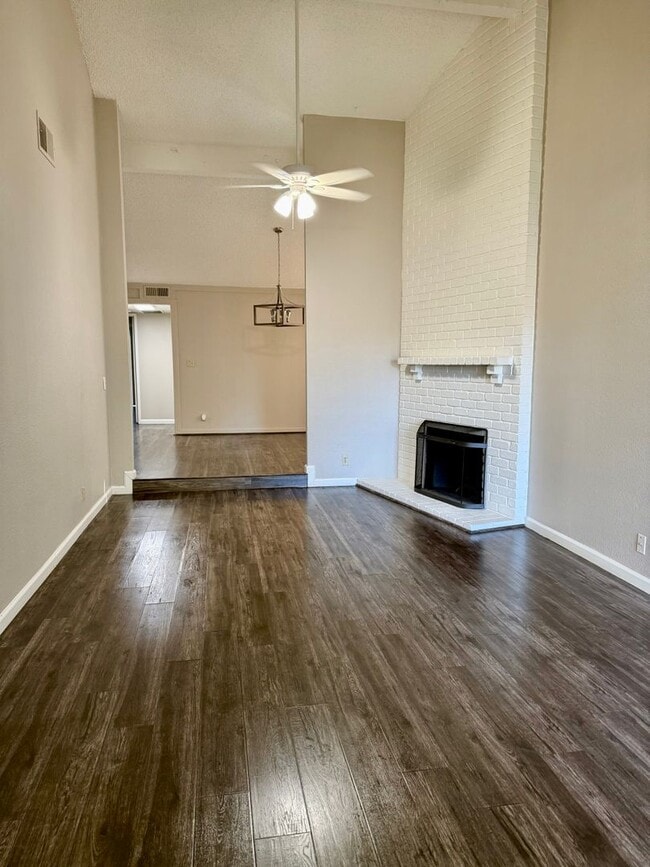Photo - AVONDALEDUPLEX Apartment