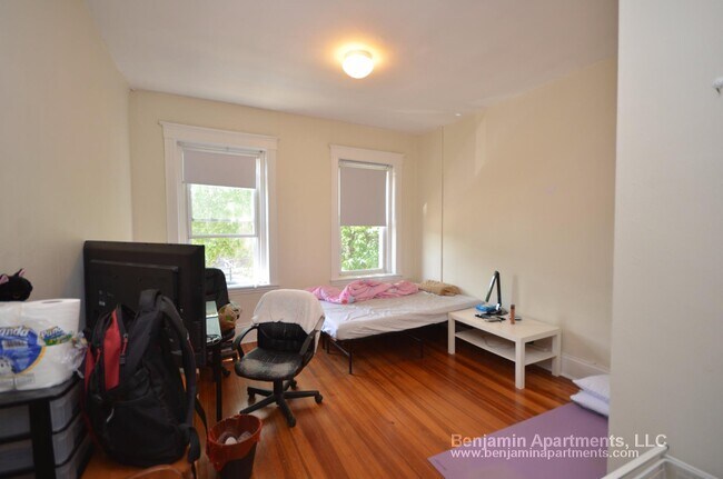 Building Photo - 1394 Commonwealth Ave