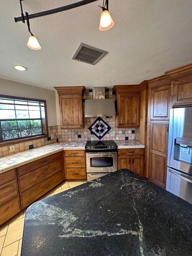 Foto del edificio - 1719 Regal Ridge St