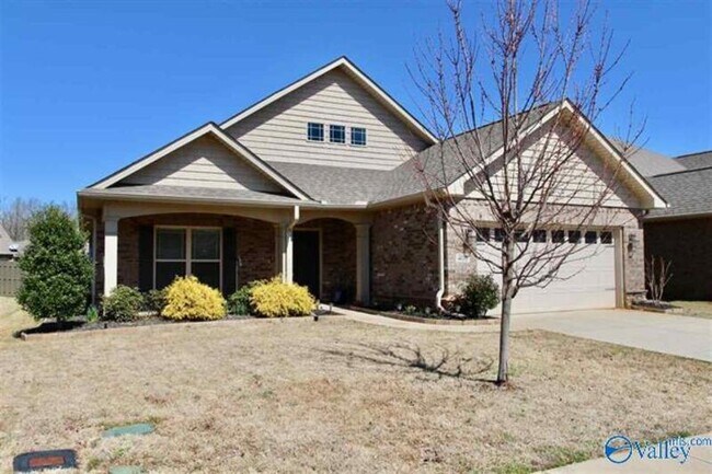 Foto del edificio - 408 Bay Tree Ln SW