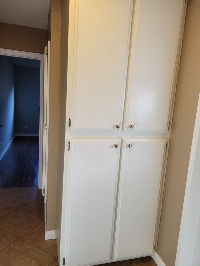 Hallway storage - 4790 E Vernon St