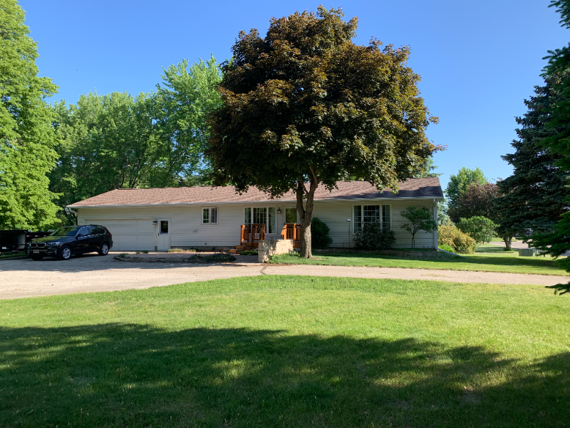 Foto principal - 1404 Valley Dr