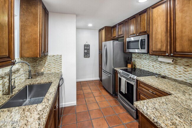 Foto del edificio - 4240 E Mariposa St