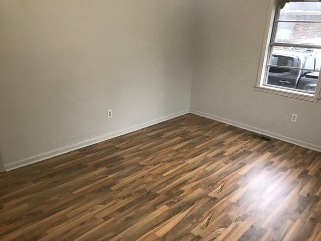 Building Photo - 804 Spring St