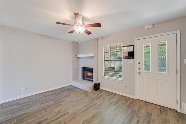Foto del edificio - 7800 Northcrest Blvd