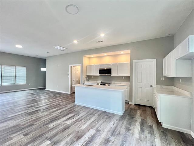 Foto del edificio - 22060 Flanagan Cir