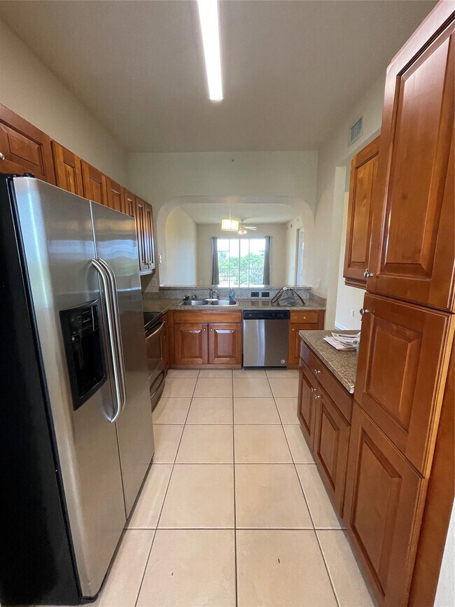 Building Photo - 3500 Oaks Clubhouse Dr