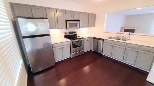 Building Photo - 704 Brisa Ct