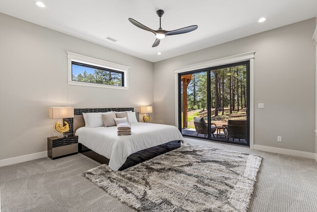 Building Photo - 3303 S Breton Dr
