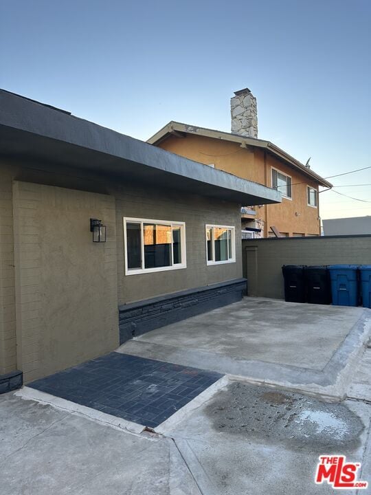 Foto del edificio - 608 W Hillcrest Blvd