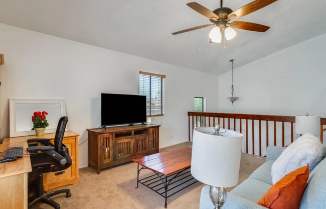 Building Photo - 921 S Val Vista Dr
