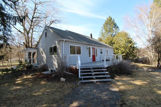 Building Photo - 10002 N Whitworth Dr