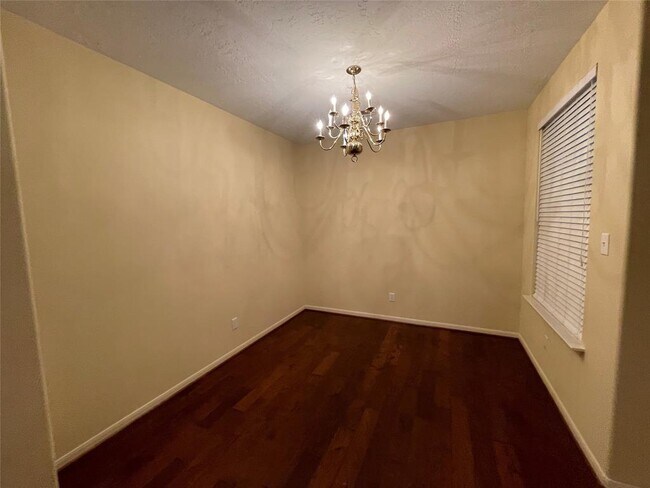 Building Photo - 99 S Wynnoak Cir