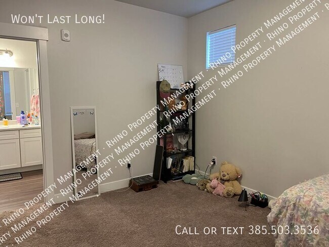 Building Photo - Primary Bedroom and Private Bathroom in Lehi