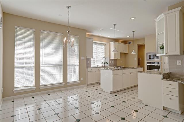Building Photo - 3925 Evesham Dr