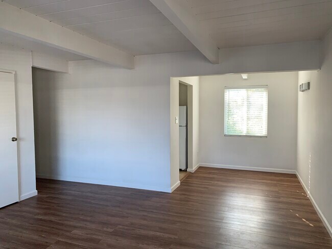 Living Room - 2 Coleman Pl