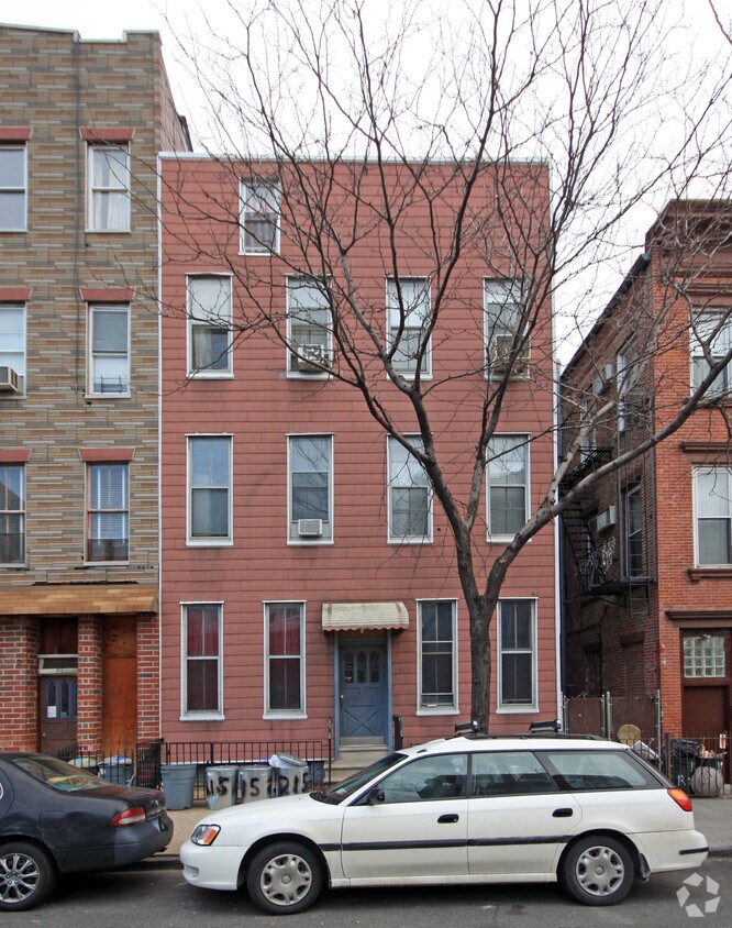 Foto principal - 215 N 6th St