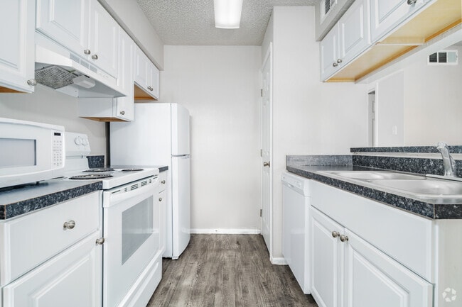 1 habitación, 1 baño, 697 pies cuadrados, cocina - Woodland Apts San Antonio