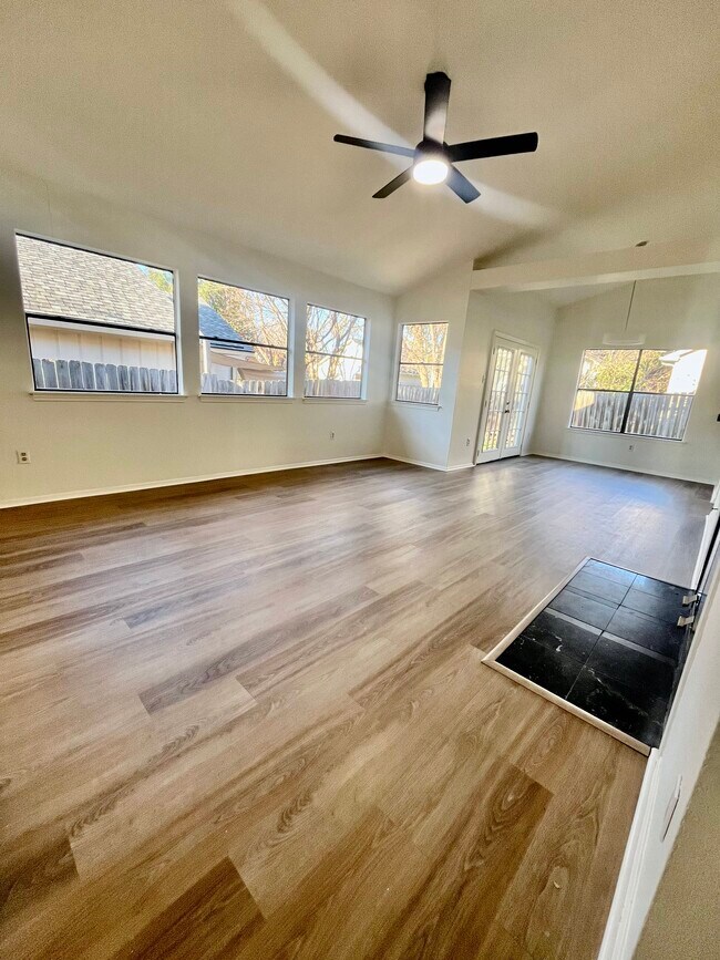 Building Photo - 14450 Robert I Walker Blvd