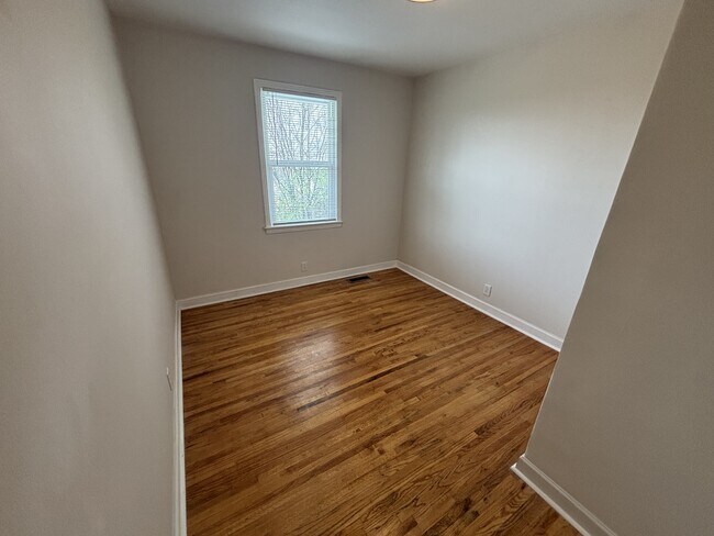 Foto del edificio - 2718 Oakwood Ave