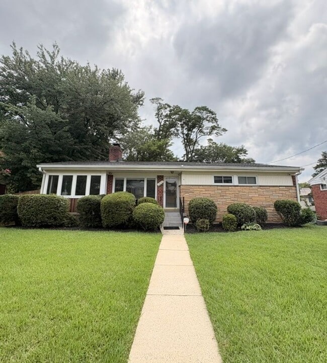 Building Photo - 9714 Admiralty Dr
