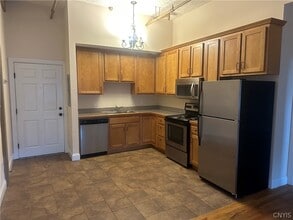 Building Photo - 617 Hiawatha Blvd