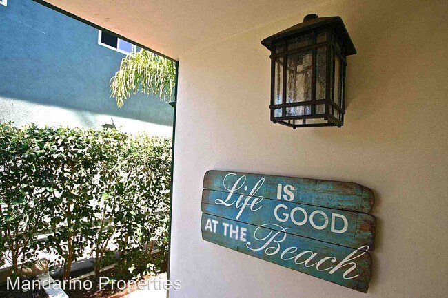 Building Photo - 1035 Orilla del Mar