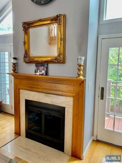 Building Photo - 195 Surrey Ct