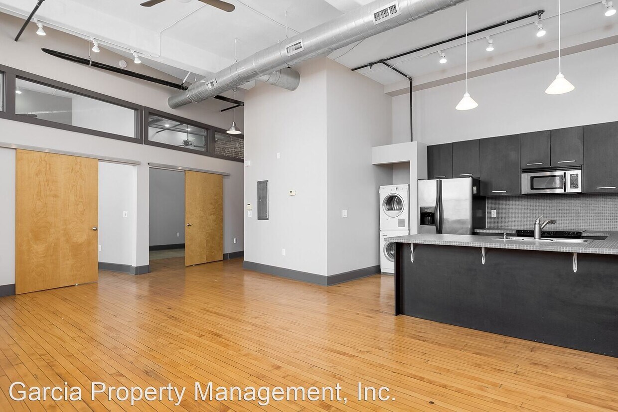 Primary Photo - 4466 Olive St