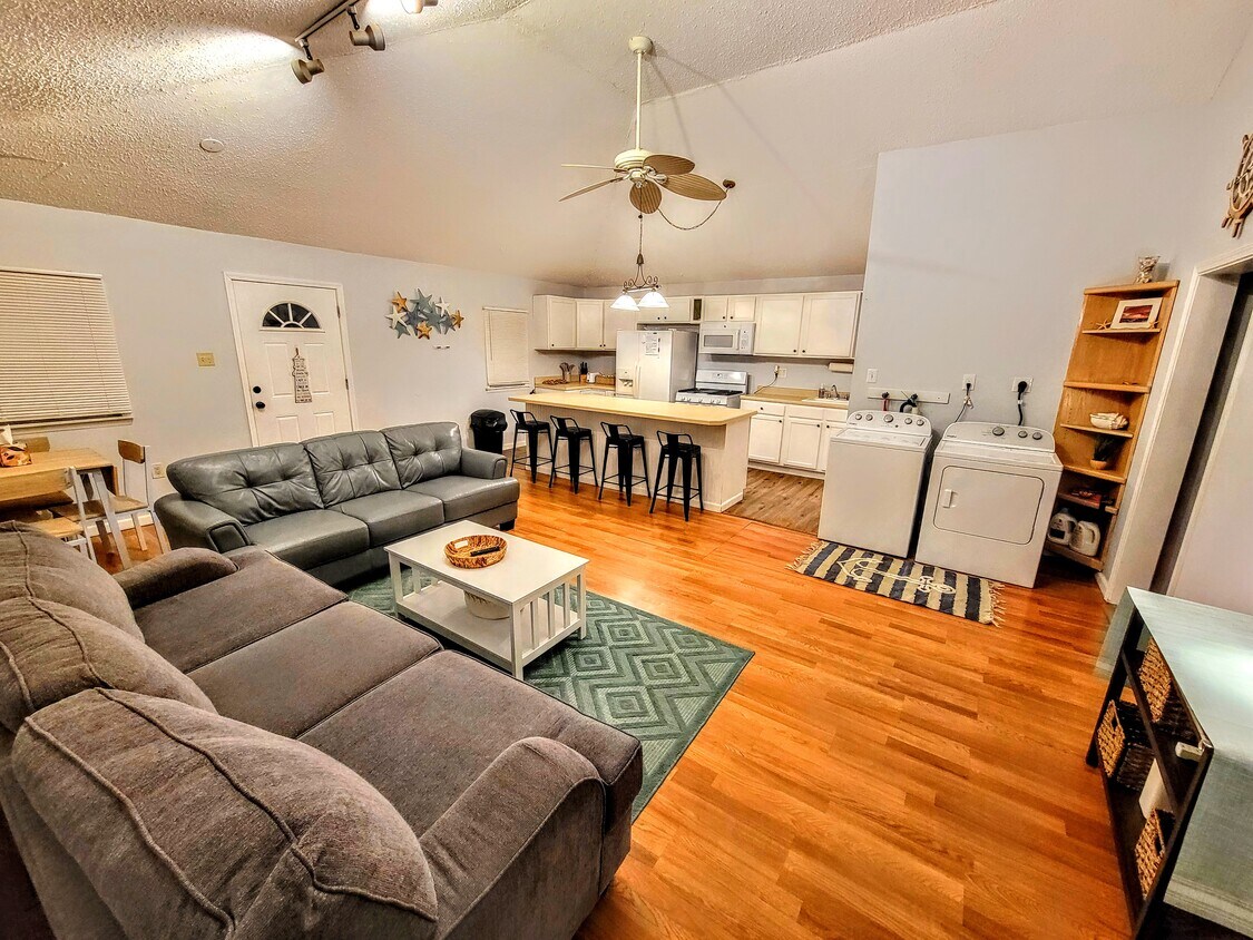 802 New Rd, Somers Point, NJ 08244 - House Rental in Somers Point, NJ | Apartments.com