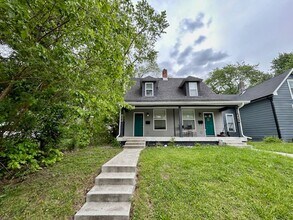 Building Photo - 425-427 N Euclid Ave