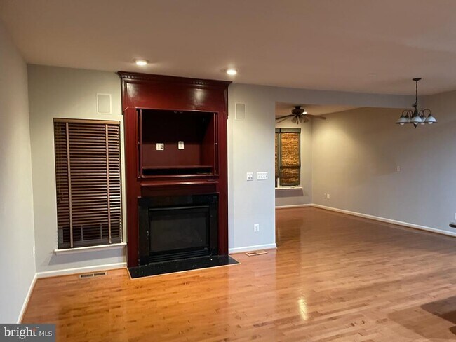 Building Photo - 22533 Welborne Manor Square