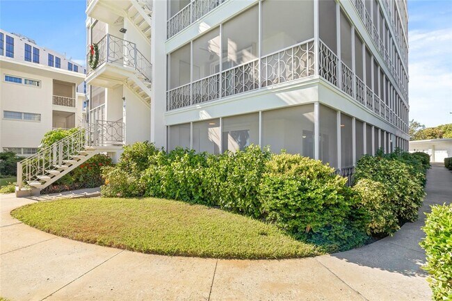 Foto del edificio - 1012 N Shore Dr NE
