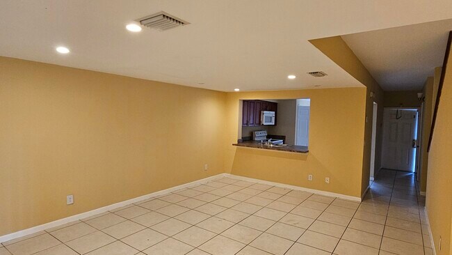 Foto del edificio - 4621 NW 88th Ave