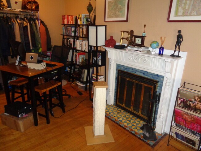 Building Photo - 922 Beacon St