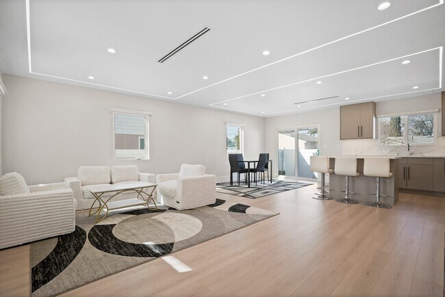 Foto del edificio - 1239 N Reese Pl