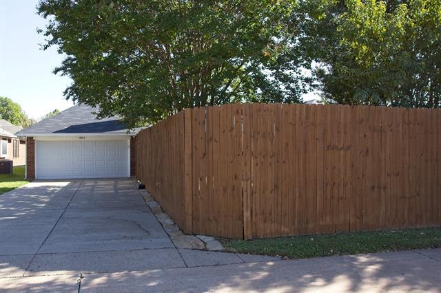 Building Photo - 4814 Redwood Dr